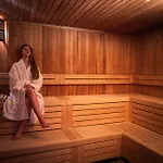 Hvd Grand Business & Leisure Hotel 4*