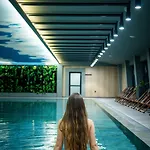 Hvd Grand Business & Leisure Hotel 4*