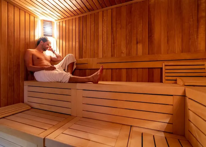 Hvd Grand Business & Leisure